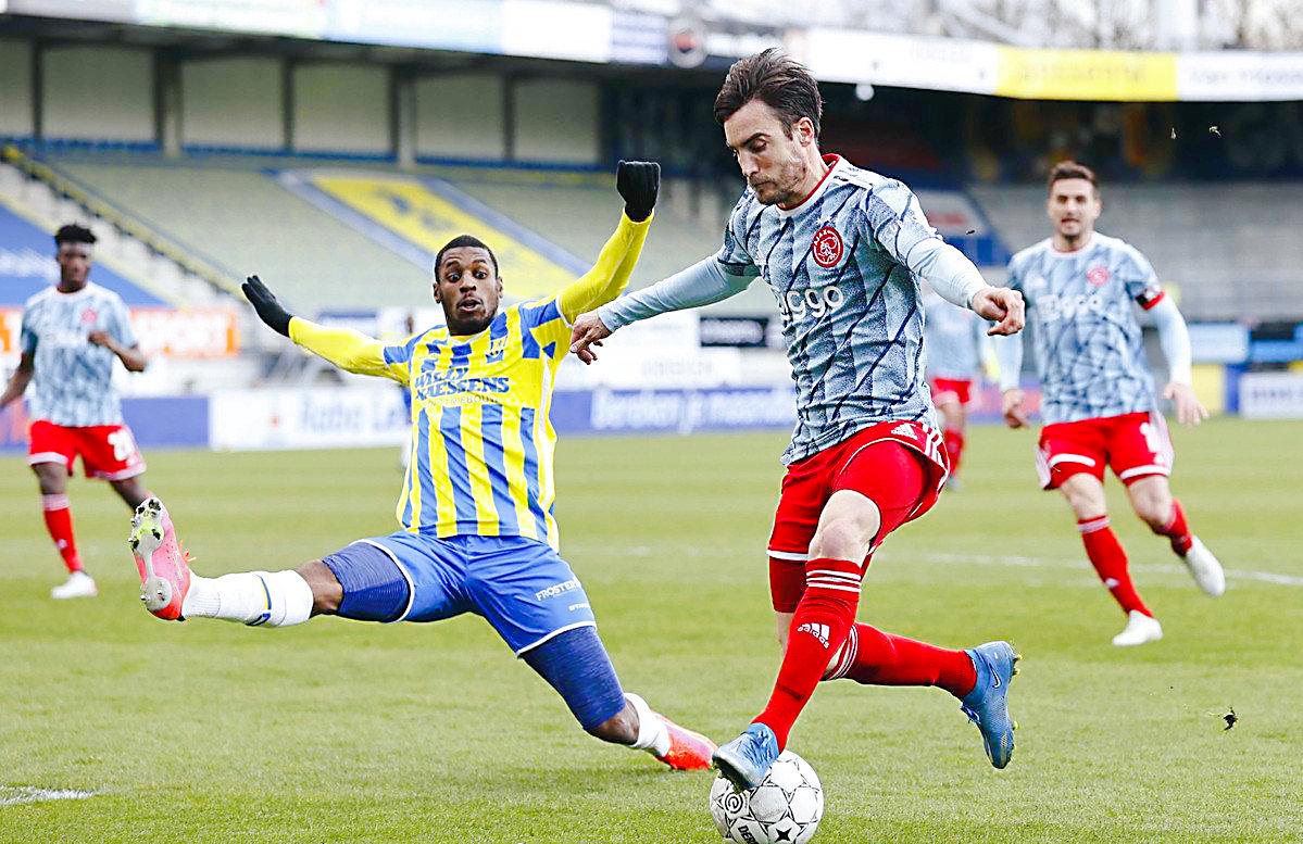 萨克拉门托国王窗口期远射贴柱,志在荷甲名次提升,信心回归,球探报告显示潜力(穆里尼奥有加盟那不勒斯可能性) 萨克拉门托国王窗口期远射贴柱,志在荷甲名次提升,信心回归,球探报告显示潜力(穆里尼奥有加盟那不勒斯可能性)