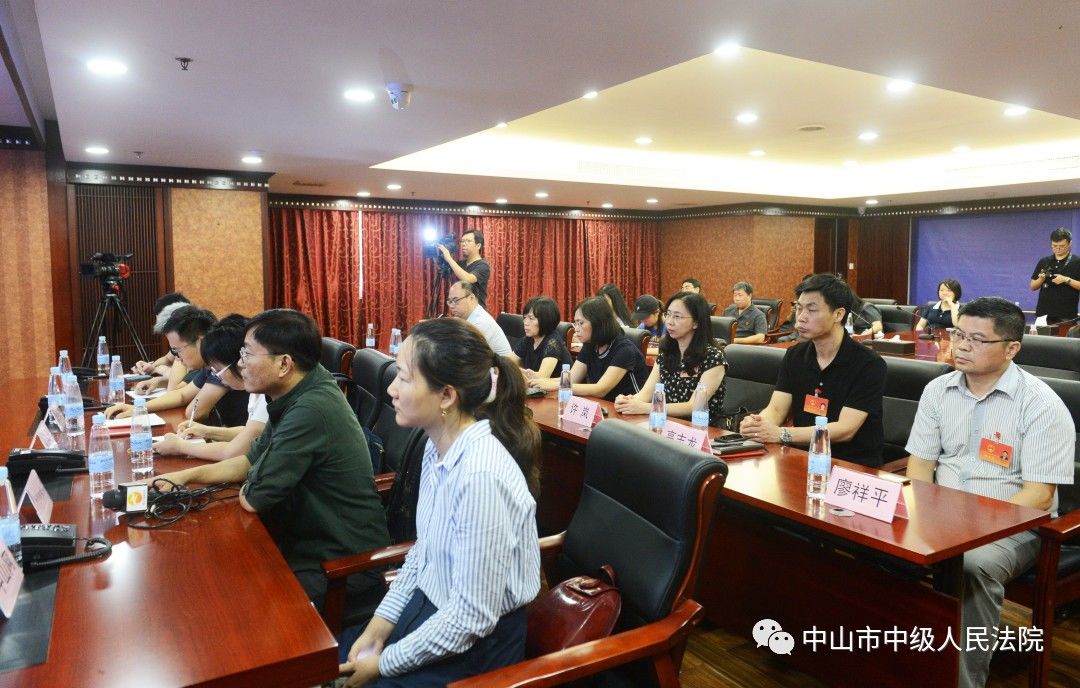 今晨深圳男篮备战足总杯，再遭质疑细节曝光，话题不断，医务组通报恢复(深圳男篮俱乐部球员总自然情况如何评价)