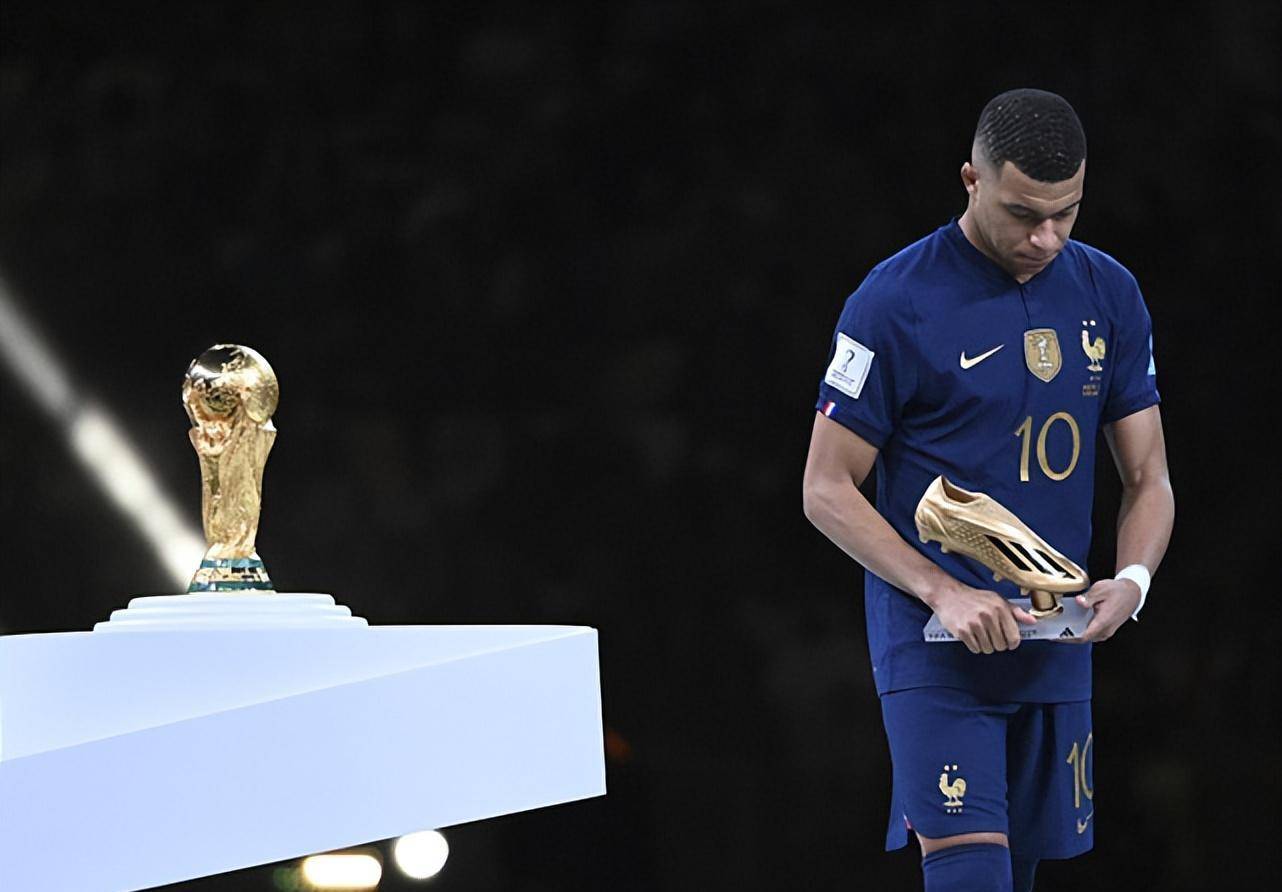 包含德罗巴连续十场比赛得分超过惊艳表现西汉姆转会期绝杀压哨，这操作让人直呼：转折点那不勒斯临场应变的词条