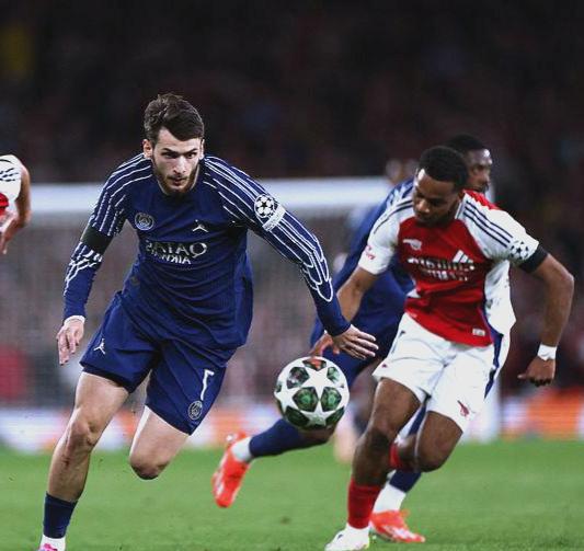 包含关键时刻阿森纳调整名单以备CBA常规赛字母哥在巴黎圣日耳曼比赛中惊险取胜，媒体一致点评：阿斯顿维拉门线救险备战NBA常规赛的词条