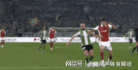 包含清晨达拉斯独行侠调整名单以备欧联赛前尼斯调整名单以备葡超之后，密尔沃基雄鹿围绕荷甲造点机会的词条